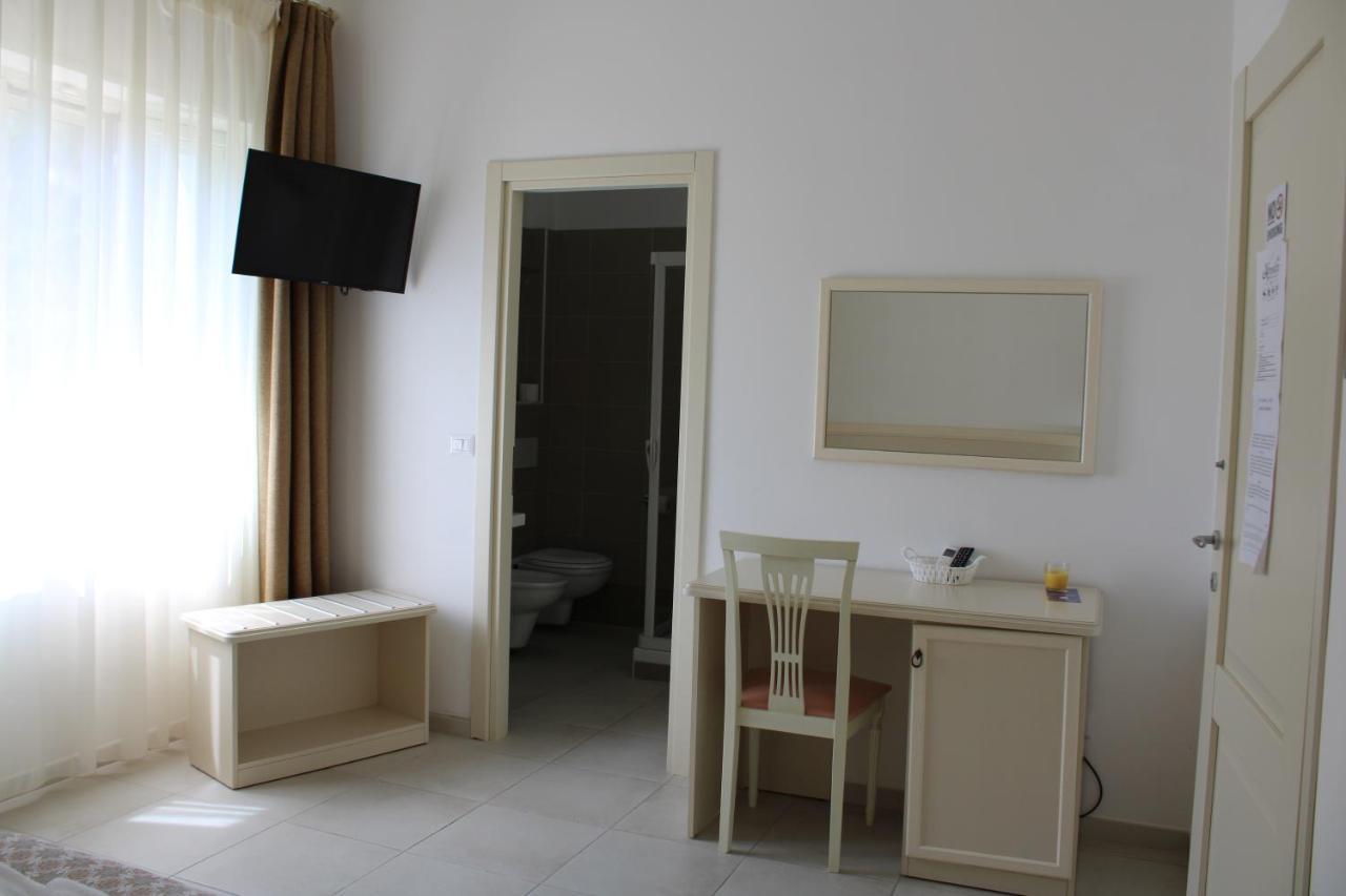 Afrodite Hotell Scalea Exteriör bild
