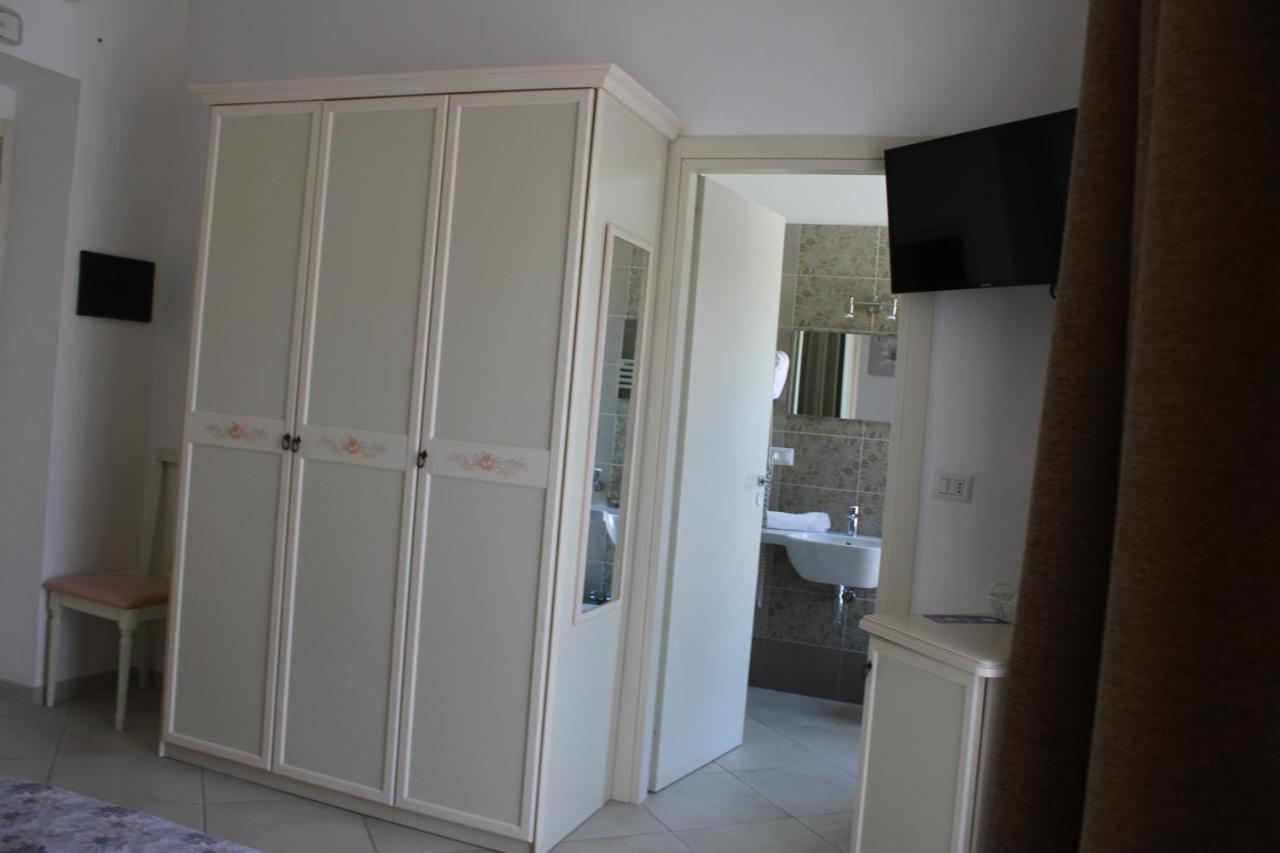 Afrodite Hotell Scalea Exteriör bild